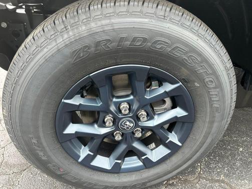 Black Clearcoat 2026 Jeep Gladiator 85th Anniversary Edition