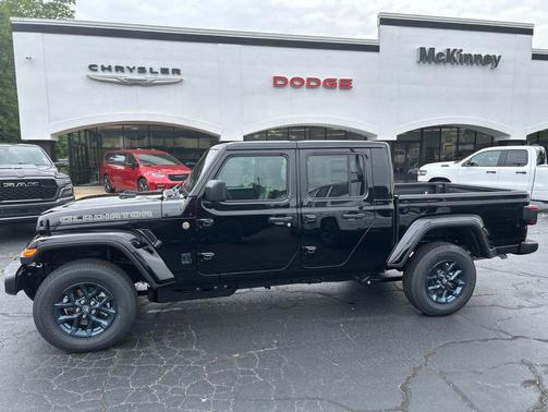 Black Clearcoat 2026 Jeep Gladiator 85th Anniversary Edition