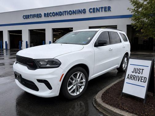 White Knuckle Clearcoat 2023 Dodge Durango GT Premium RWD