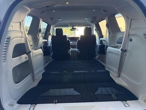 Bright White Clearcoat 2022 Chrysler Pacifica Touring L