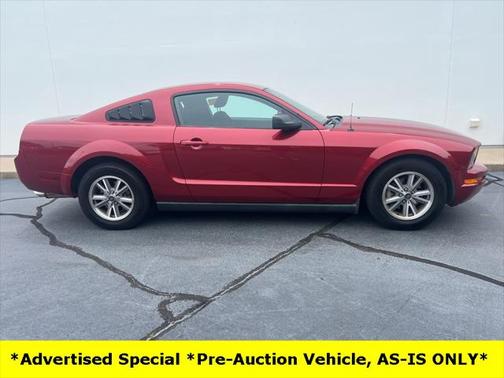 2005 Ford Mustang Deluxe
