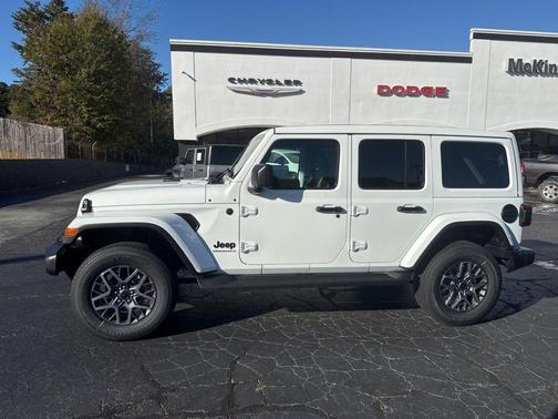 2026 Jeep Wrangler 4-Door Sahara 4x4