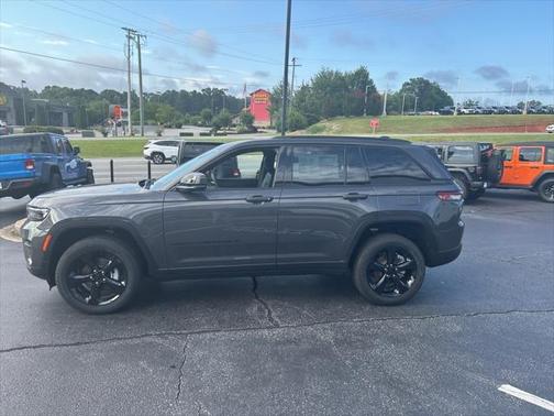 2025 Jeep Grand Cherokee Altitude