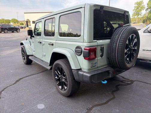 Earl Clearcoat 2023 Jeep Wrangler 4xe Sahara