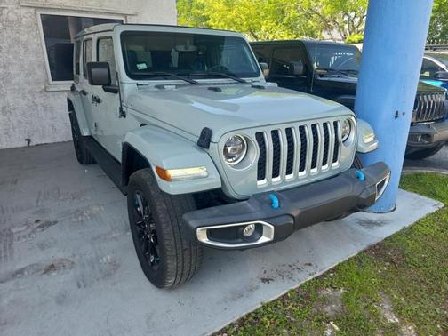 Earl Clearcoat 2023 Jeep Wrangler 4xe Sahara