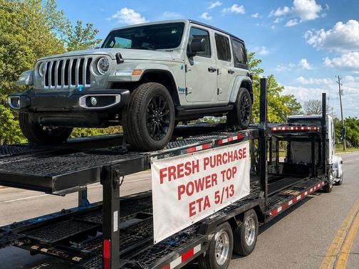 Earl Clearcoat 2023 Jeep Wrangler 4xe Sahara
