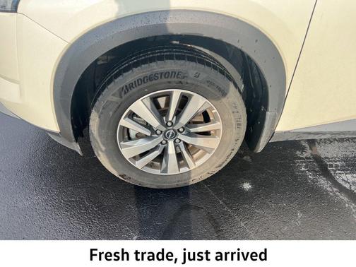 2023 Nissan Pathfinder SL 4WD