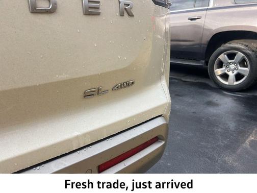 2023 Nissan Pathfinder SL 4WD