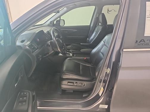 Modern Steel Metallic 2020 Honda Pilot 2WD EX-L