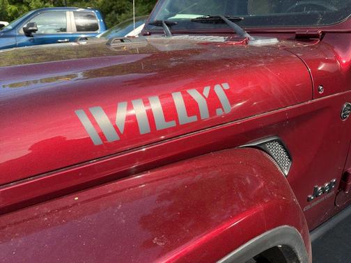 Snazzberry Pearlcoat 2021 Jeep Gladiator Willys 4x4
