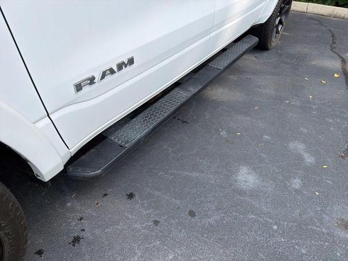 Bright White Clearcoat 2022 RAM 1500 Laramie