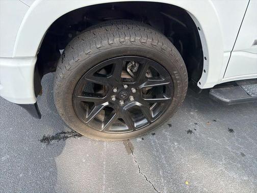 Bright White Clearcoat 2022 RAM 1500 Laramie
