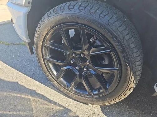 Bright White Clearcoat 2022 RAM 1500 Laramie