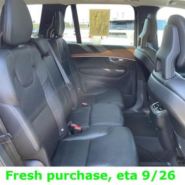 2021 Volvo XC90 T6 Momentum