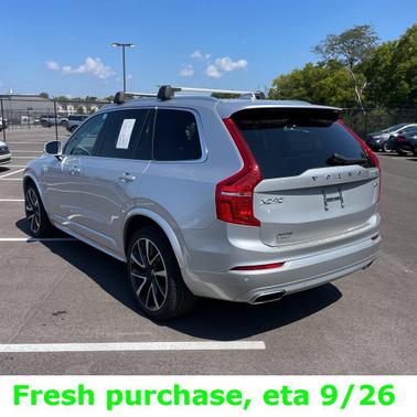2021 Volvo XC90 T6 Momentum