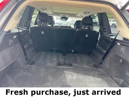 2021 Volvo XC90 T6 Momentum