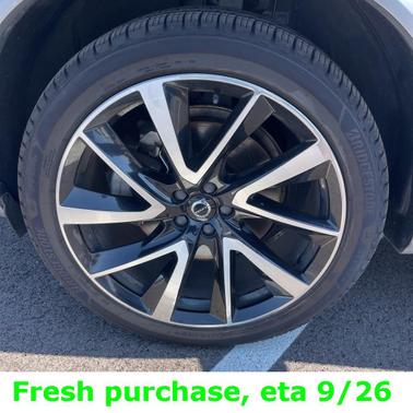 2021 Volvo XC90 T6 Momentum