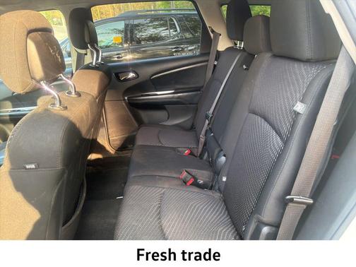 Vice White 2019 Dodge Journey SE