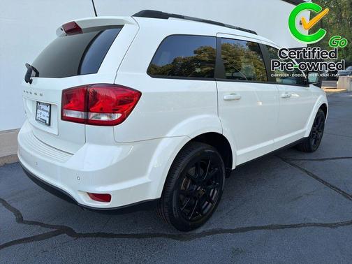 Vice White 2019 Dodge Journey SE
