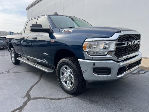 2019 RAM 2500 Tradesman Crew Cab 4x4 8' Box