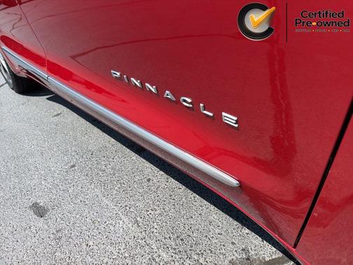 Red Hot Pearlcoat 2024 Chrysler Pacifica L