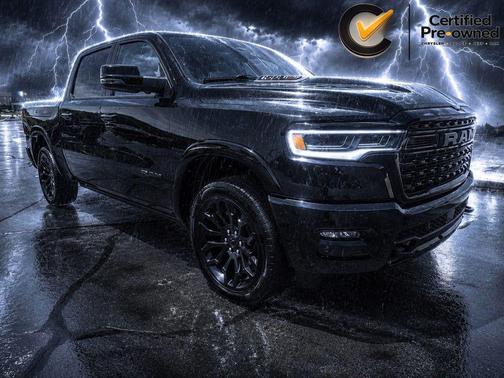 Diamond Black Crystal Pearlcoat 2025 RAM 1500 Limited
