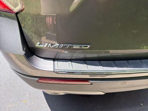 Carbonized Gray Metallic 2022 Ford Explorer Limited