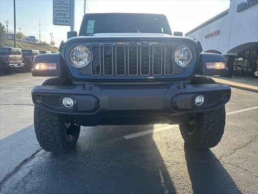 2025 Jeep Gladiator Nighthawk