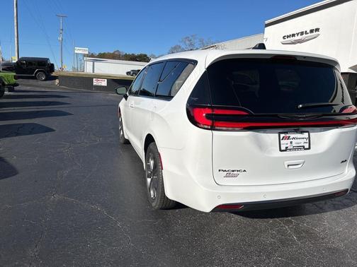 2026 Chrysler Pacifica L