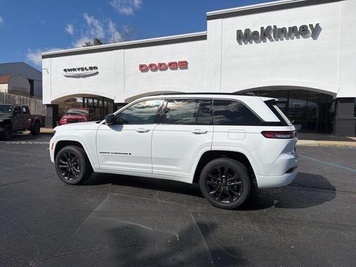 Bright White Clearcoat 2026 Jeep Grand Cherokee Limited