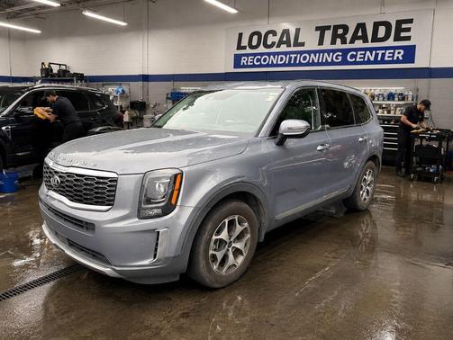 Everlasting Silver 2020 Kia Telluride EX