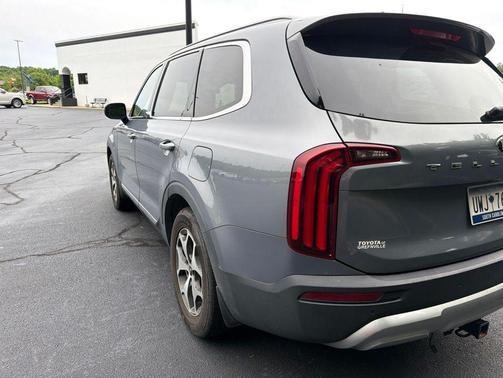 Everlasting Silver 2020 Kia Telluride EX