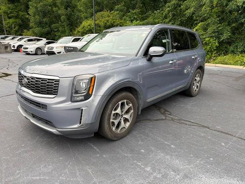 Everlasting Silver 2020 Kia Telluride EX
