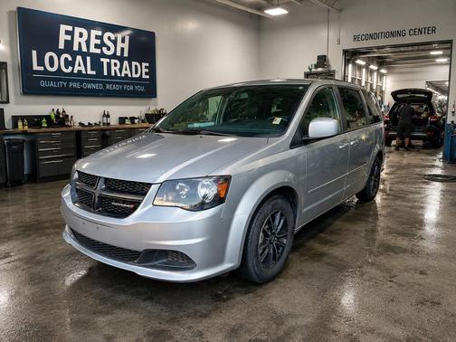 Billet Silver Metallic Clearcoat 2016 Dodge Grand Caravan AVP/SE