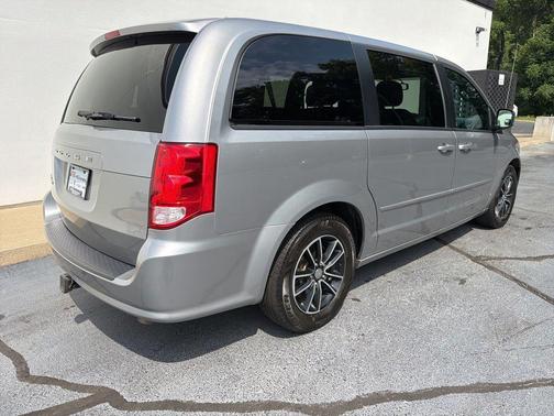 Billet Silver Metallic Clearcoat 2016 Dodge Grand Caravan AVP/SE