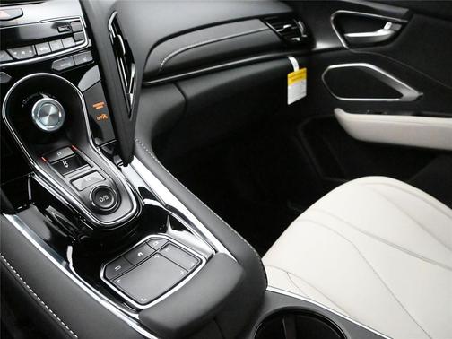 Platinum White Pearl 2026 Acura RDX Base