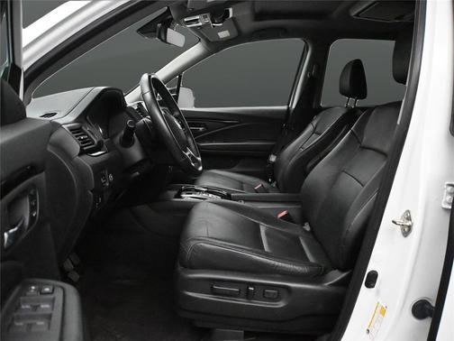 Deep Sea Metallic 2024 Cadillac XT4 Sport