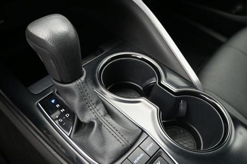 Midnight Black Metallic 2020 Toyota Camry LE