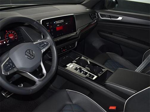 2024 Volkswagen Atlas Cross Sport 2.0T SEL Premium