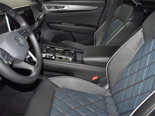 2024 Volkswagen Atlas Cross Sport 2.0T SEL Premium