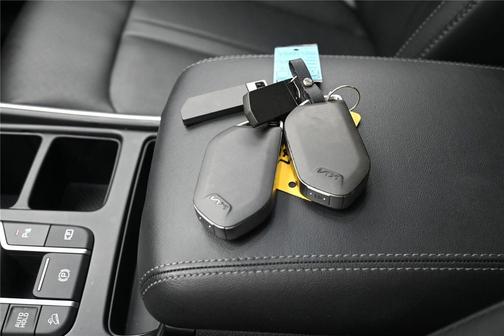 Wolf Gray 2024 Kia Sorento S