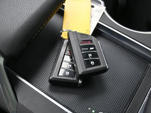 2023 Acura MDX Standard