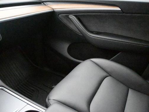 2025 Tesla Model Y Performance Dual Motor All-Wheel Drive