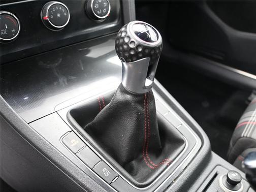 2016 Volkswagen Golf GTI 2.0T S 4-Door