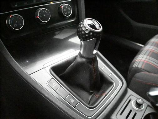 2016 Volkswagen Golf GTI 2.0T S 4-Door