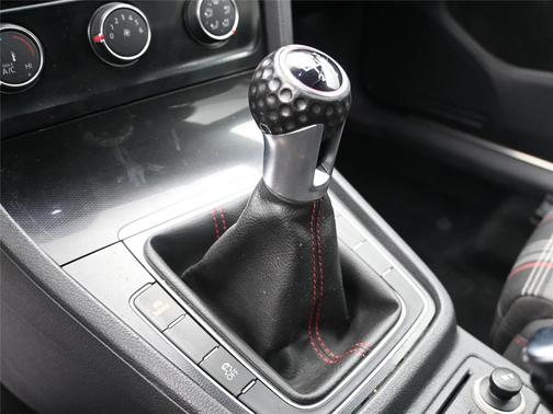 2016 Volkswagen Golf GTI 2.0T S 4-Door