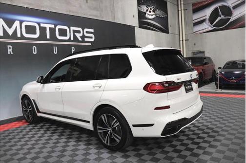 2020 BMW X7 M50i