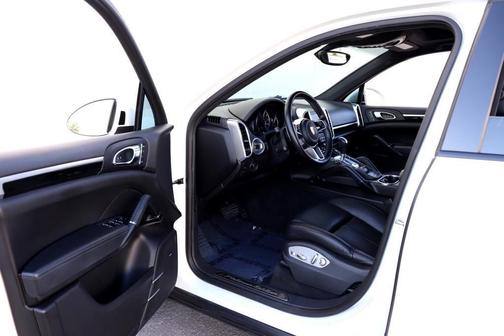 2018 Porsche Cayenne Platinum Edition