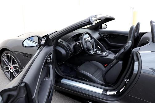 2022 Jaguar F-TYPE R DYNAMIC