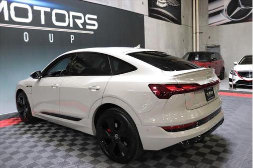 2021 Audi e-tron Prestige